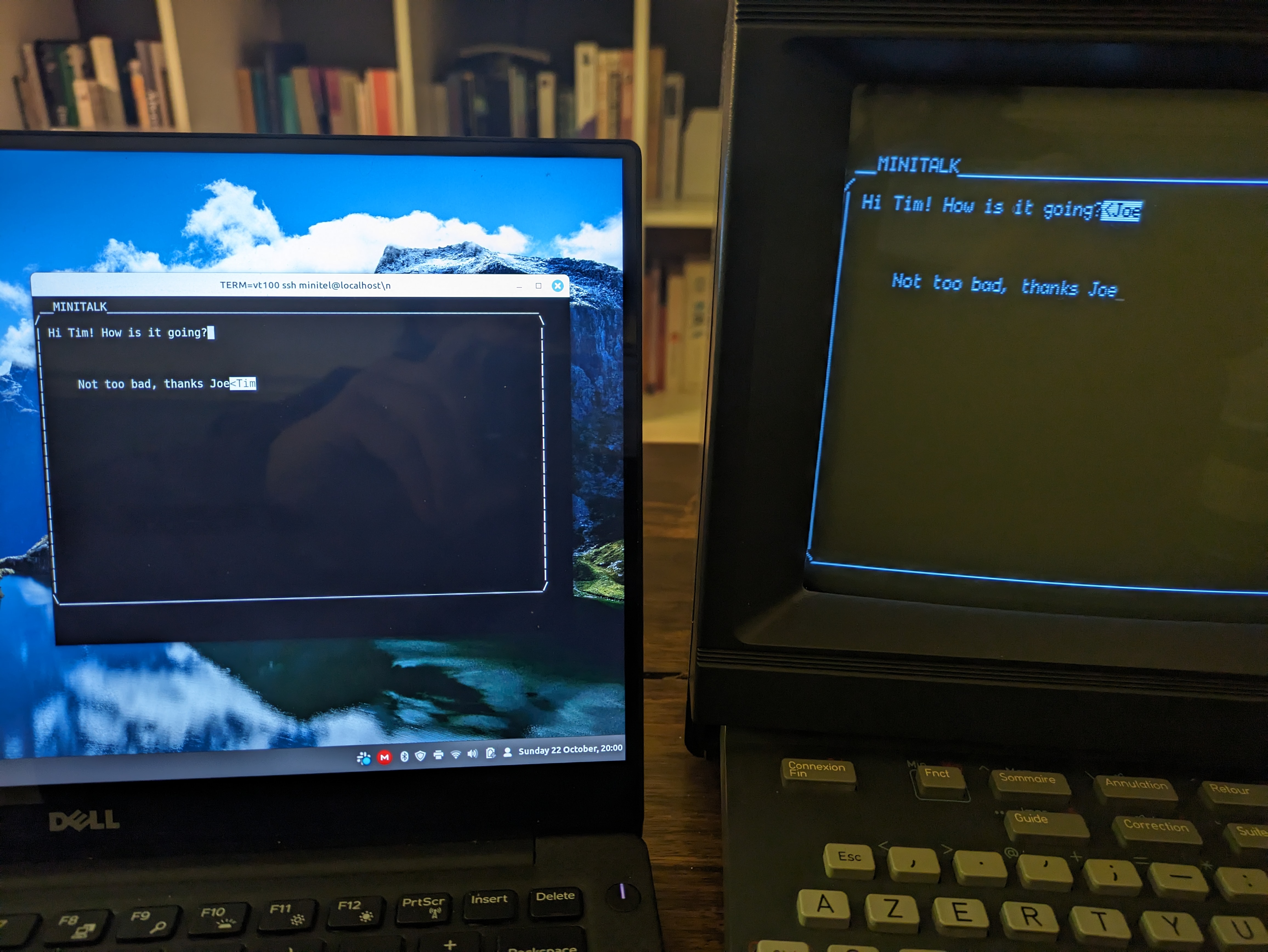 picture of a minitel side by side with a laptop, both running minitalk